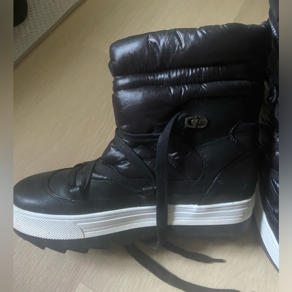 Noize Emmi Black and White Winter Boots, size 7 - Picture 4 of 5